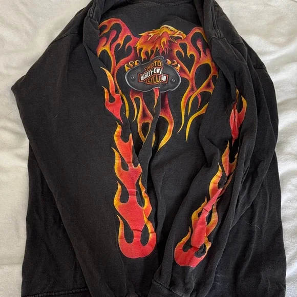 Harley-Davidson Black Long Sleeve Tee with Red and Yellow Flames - Picture 3 of 5